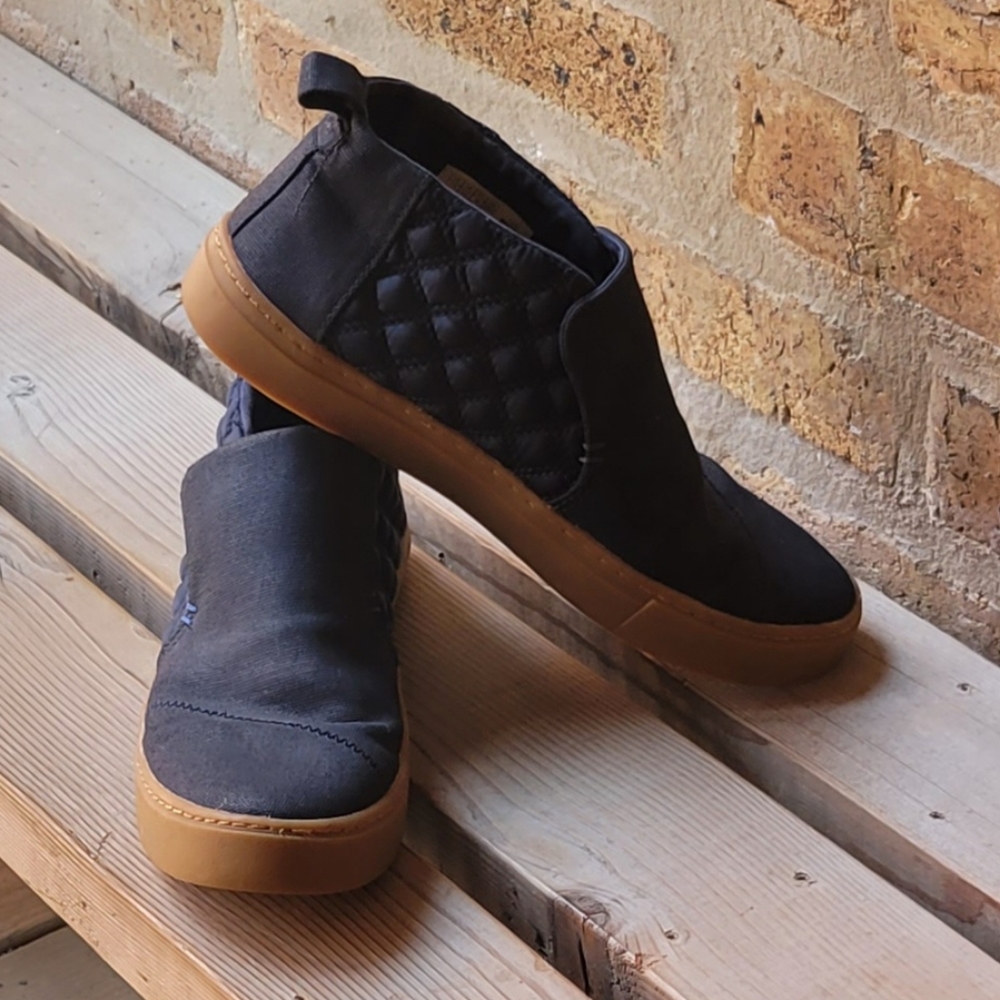 TOMS - Paxton - Women's Slip-On High Top Shoes Blue Quilted Canvas Size US 7.5